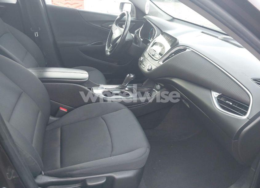 Photo 5 of 2016 Chevrolet Malibu 1LT (VIN 1G1ZE5ST0GF269743)