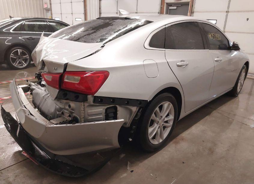 Photo 4 of 2016 Chevrolet Malibu 1LT (VIN 1G1ZE5ST0GF271167)