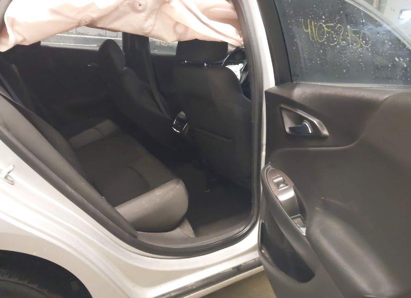 Photo 8 of 2016 Chevrolet Malibu 1LT (VIN 1G1ZE5ST0GF271167)