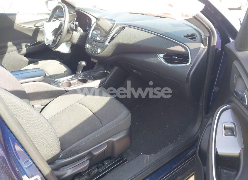 Photo 5 of 2016 Chevrolet Malibu 1LT (VIN 1G1ZE5ST0GF286154)