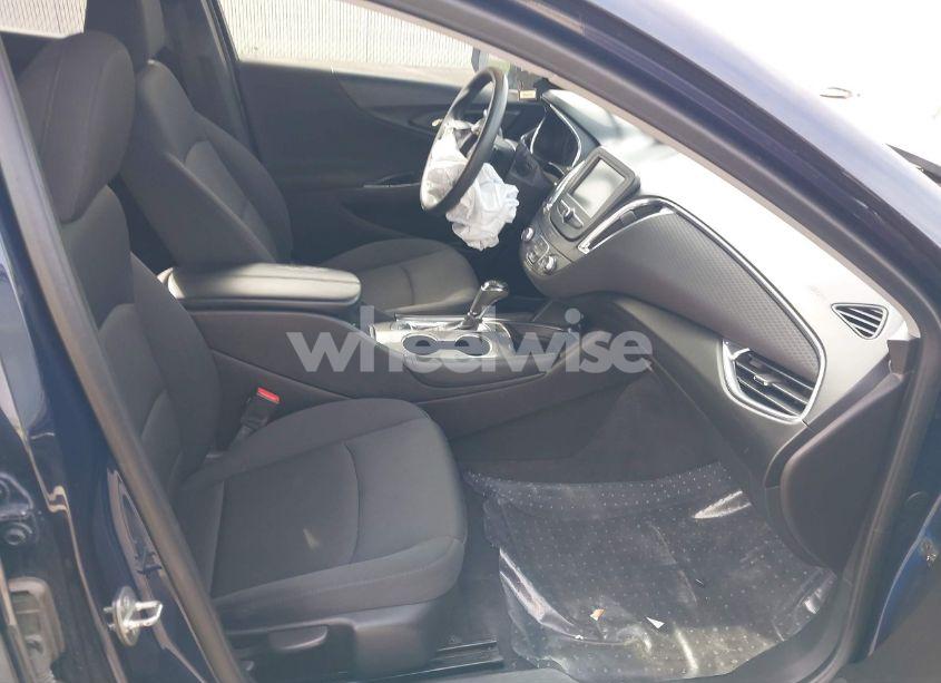 Photo 5 of 2016 Chevrolet Malibu 1LT (VIN 1G1ZE5ST0GF292648)