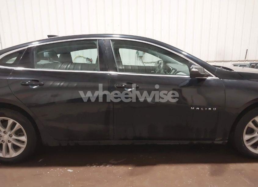 Photo 13 of 2016 Chevrolet Malibu 1LT (VIN 1G1ZE5ST0GF304944)