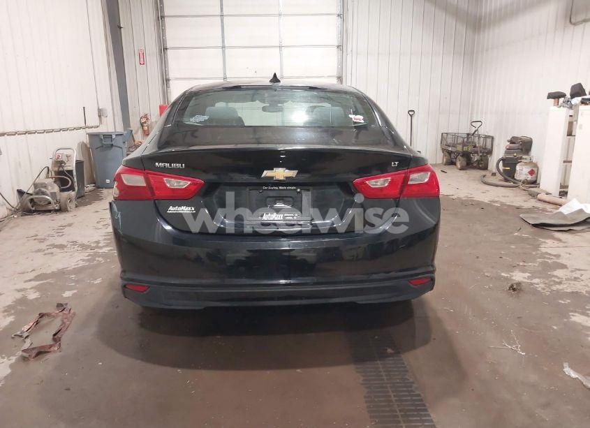 Photo 16 of 2016 Chevrolet Malibu 1LT (VIN 1G1ZE5ST0GF304944)