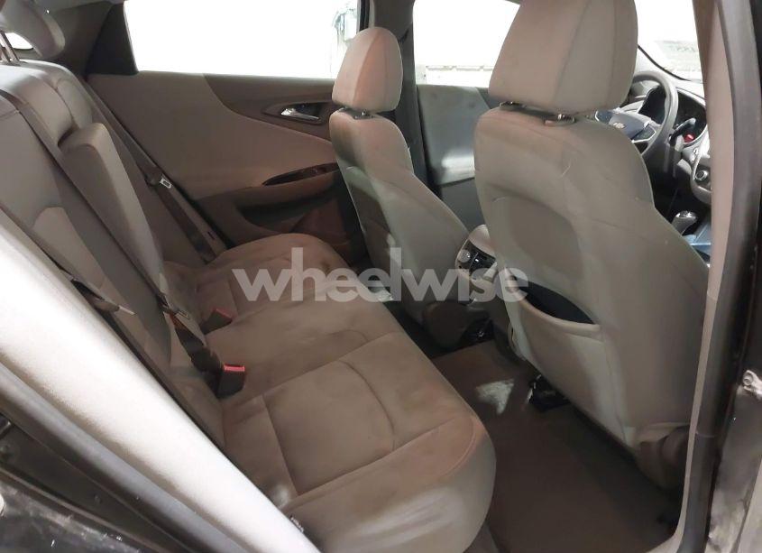 Photo 8 of 2016 Chevrolet Malibu 1LT (VIN 1G1ZE5ST0GF304944)