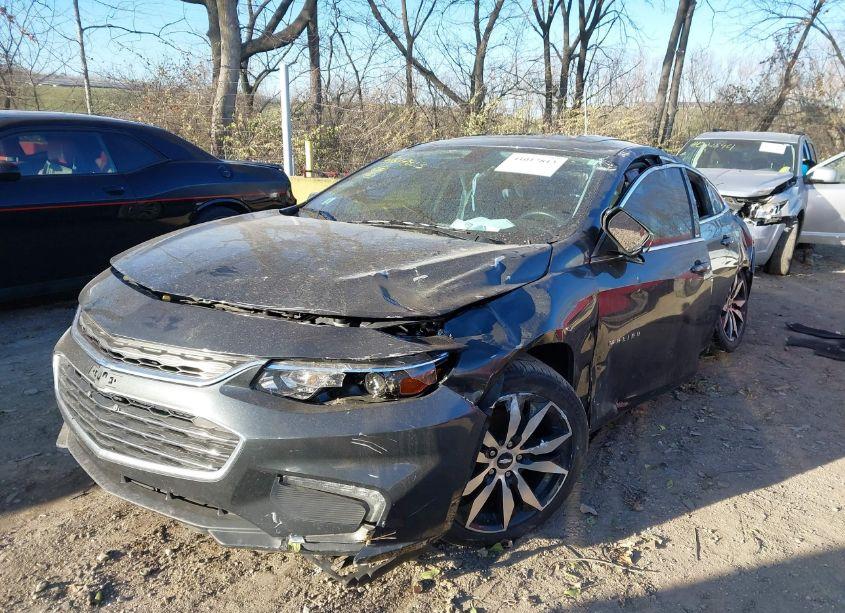 Photo 2 of 2016 Chevrolet Malibu 1LT (VIN 1G1ZE5ST0GF313028)