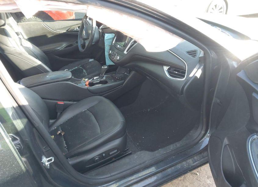 Photo 5 of 2016 Chevrolet Malibu 1LT (VIN 1G1ZE5ST0GF313028)