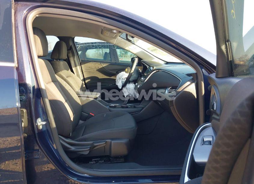 Photo 5 of 2016 Chevrolet Malibu 1LT (VIN 1G1ZE5ST0GF315958)