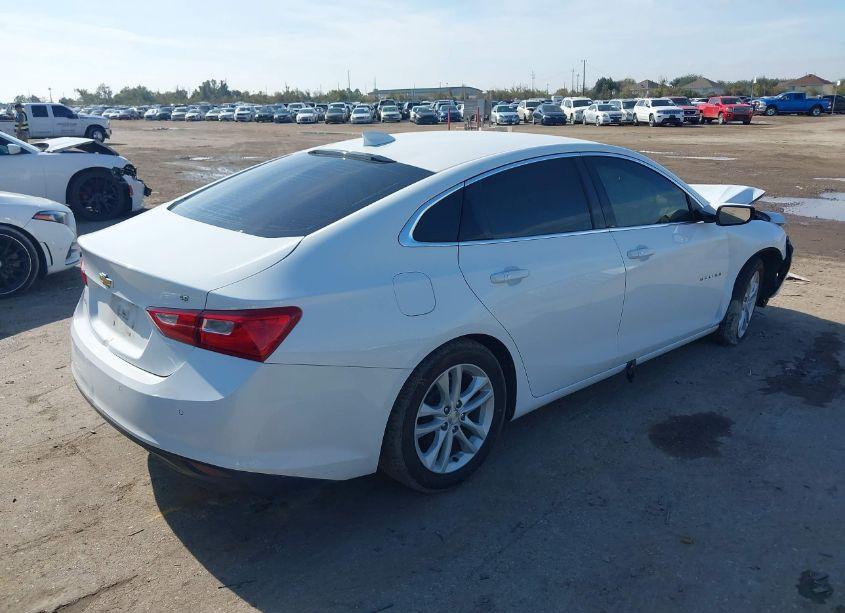 Photo 4 of 2016 Chevrolet Malibu 1LT (VIN 1G1ZE5ST0GF318052)