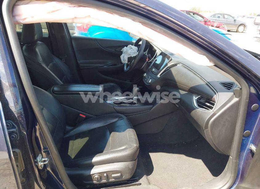 Photo 5 of 2016 Chevrolet Malibu 1LT (VIN 1G1ZE5ST0GF320951)