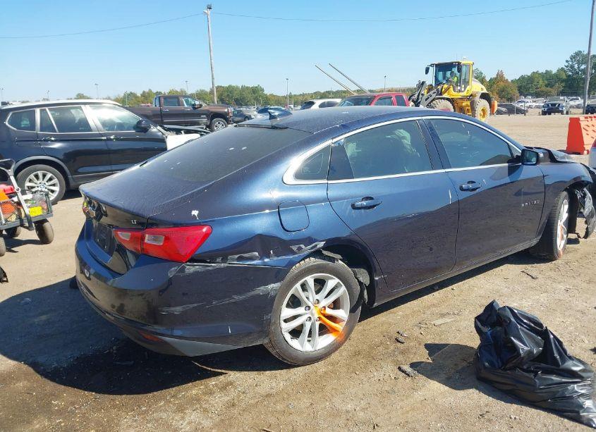 Photo 4 of 2016 Chevrolet Malibu 1LT (VIN 1G1ZE5ST0GF344425)
