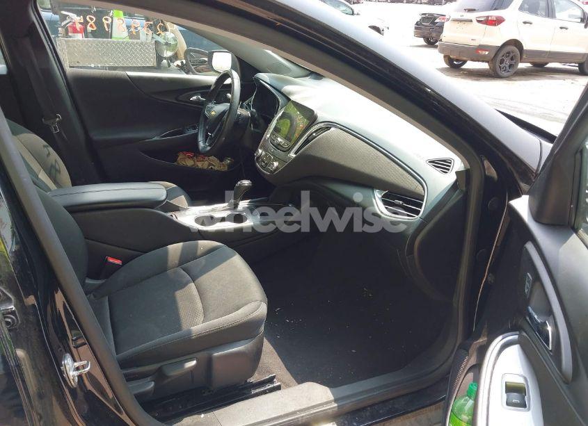 Photo 5 of 2016 Chevrolet Malibu 1LT (VIN 1G1ZE5ST0GF347700)