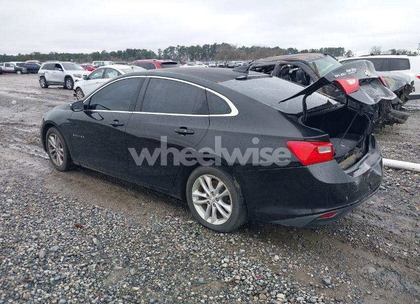 Photo 3 of 2017 Chevrolet Malibu 1LT (VIN 1G1ZE5ST0HF120069)