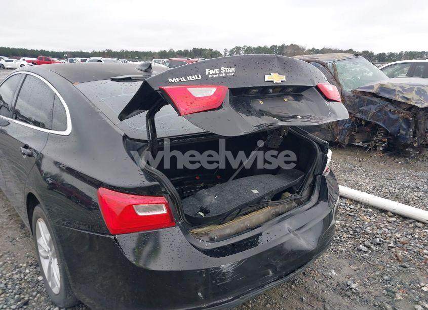 Photo 6 of 2017 Chevrolet Malibu 1LT (VIN 1G1ZE5ST0HF120069)