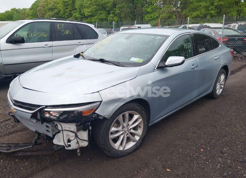 Photo 2 of 2017 Chevrolet Malibu 1LT (VIN 1G1ZE5ST0HF151547)