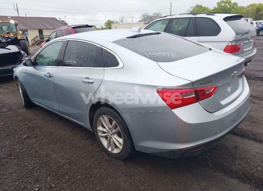 Photo 3 of 2017 Chevrolet Malibu 1LT (VIN 1G1ZE5ST0HF151547)