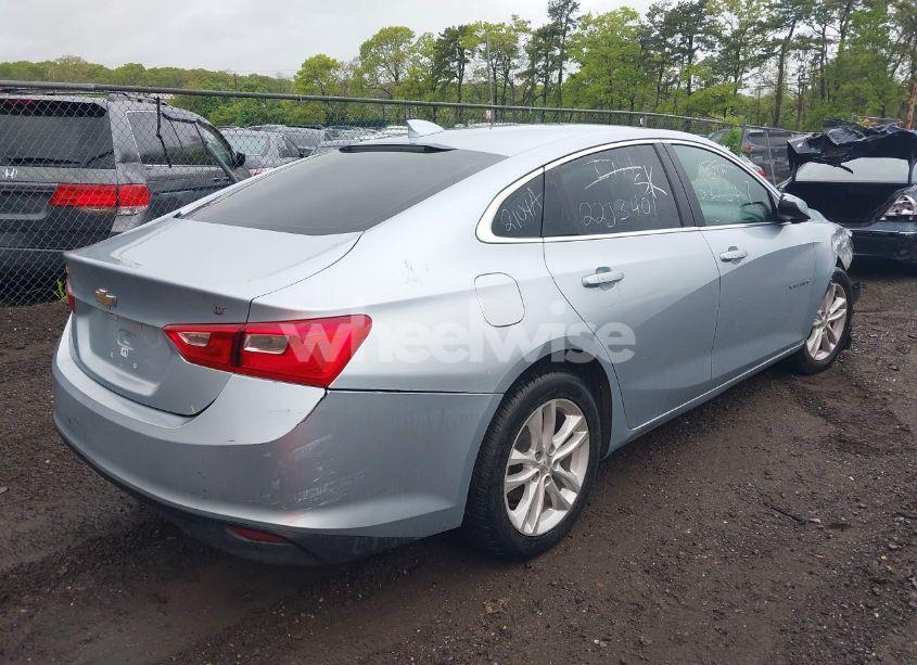 Photo 4 of 2017 Chevrolet Malibu 1LT (VIN 1G1ZE5ST0HF151547)