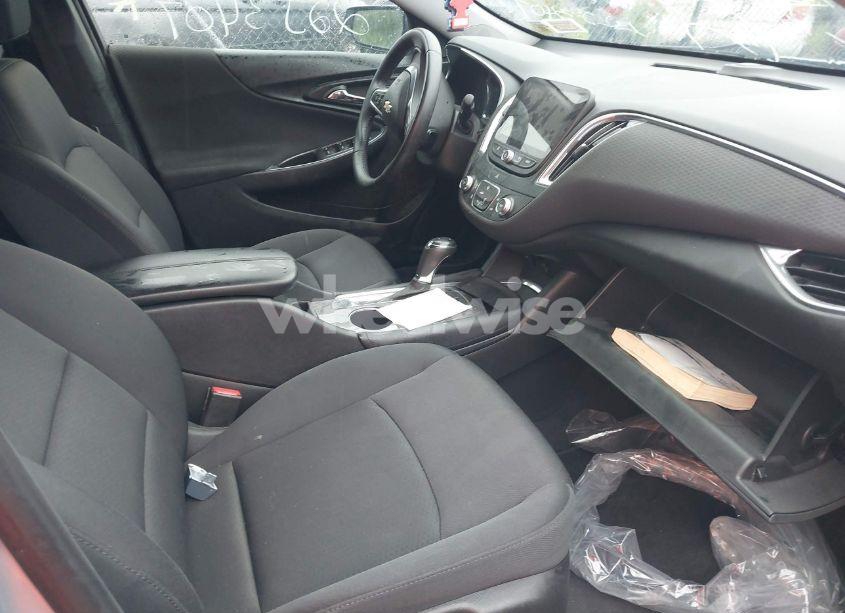 Photo 5 of 2017 Chevrolet Malibu 1LT (VIN 1G1ZE5ST0HF151547)