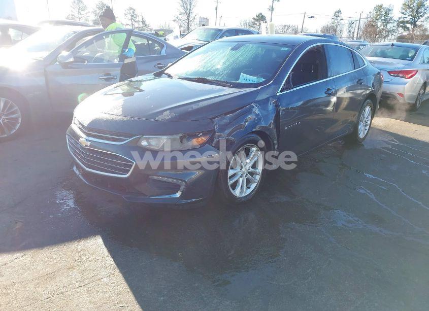 Photo 2 of 2017 Chevrolet Malibu 1LT (VIN 1G1ZE5ST0HF162483)