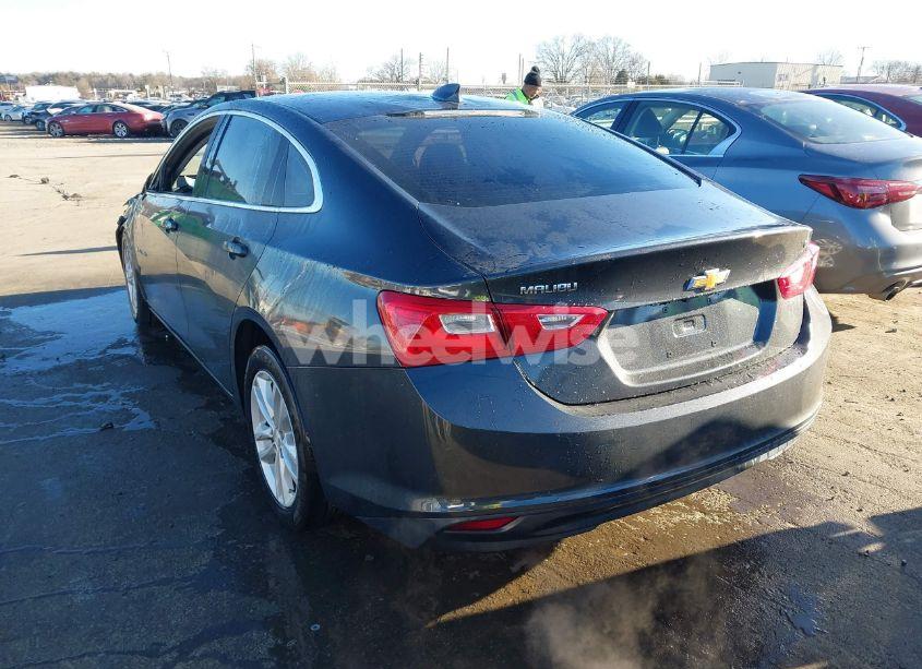 Photo 3 of 2017 Chevrolet Malibu 1LT (VIN 1G1ZE5ST0HF162483)
