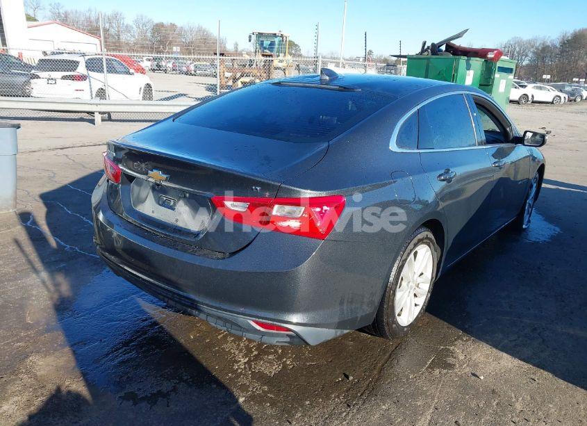 Photo 4 of 2017 Chevrolet Malibu 1LT (VIN 1G1ZE5ST0HF162483)