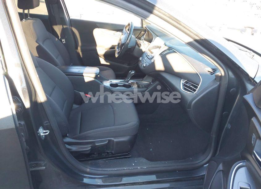 Photo 5 of 2017 Chevrolet Malibu 1LT (VIN 1G1ZE5ST0HF162483)