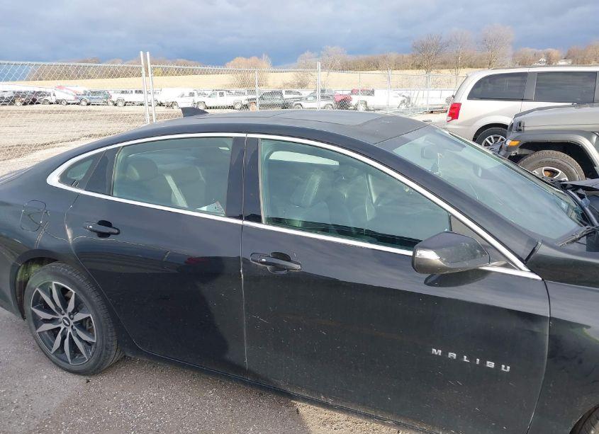 Photo 13 of 2017 Chevrolet Malibu 1LT (VIN 1G1ZE5ST0HF175816)