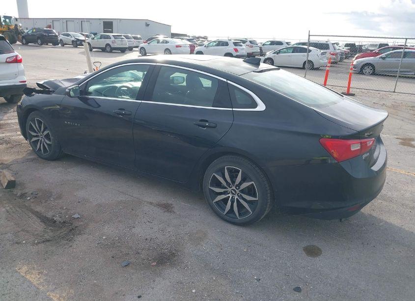 Photo 3 of 2017 Chevrolet Malibu 1LT (VIN 1G1ZE5ST0HF175816)