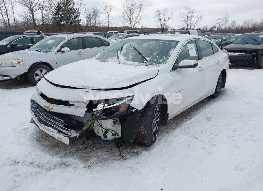 Photo 2 of 2017 Chevrolet Malibu 1LT (VIN 1G1ZE5ST0HF182975)
