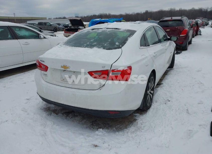 Photo 4 of 2017 Chevrolet Malibu 1LT (VIN 1G1ZE5ST0HF182975)