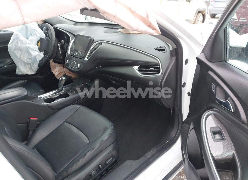 Photo 5 of 2017 Chevrolet Malibu 1LT (VIN 1G1ZE5ST0HF182975)