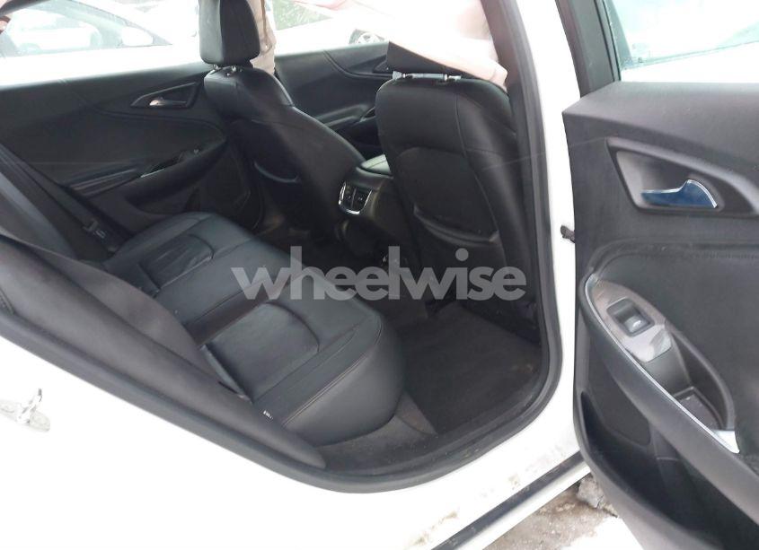 Photo 8 of 2017 Chevrolet Malibu 1LT (VIN 1G1ZE5ST0HF182975)