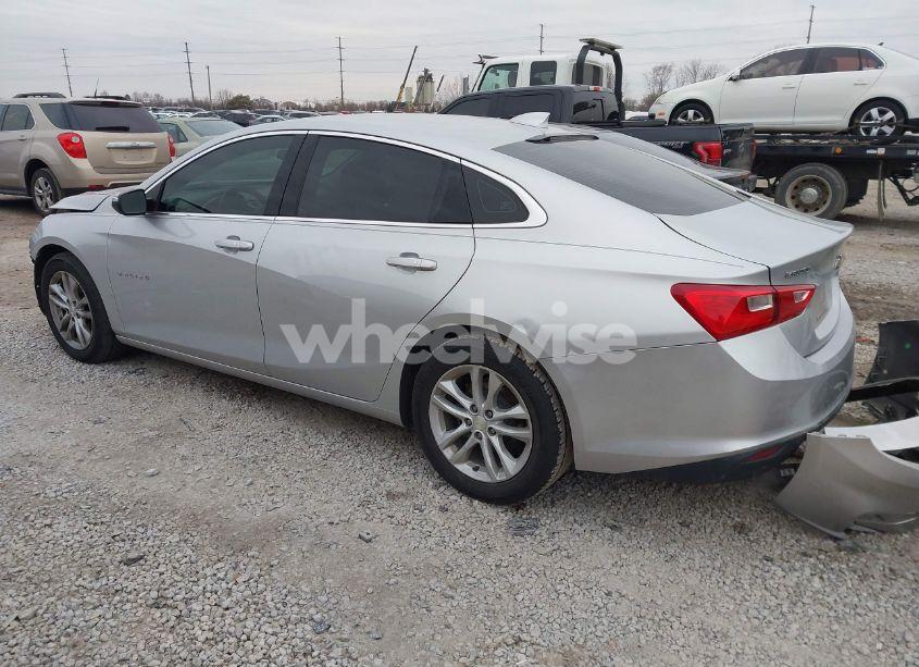 Photo 3 of 2017 Chevrolet Malibu 1LT (VIN 1G1ZE5ST0HF184547)