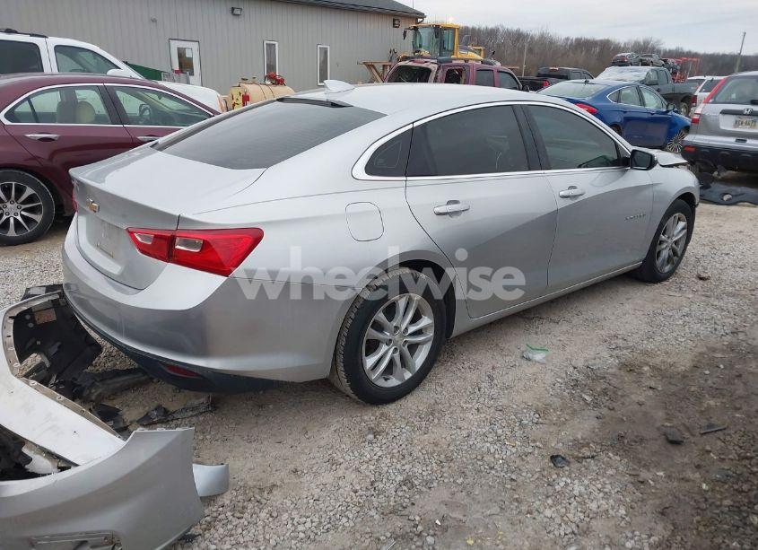 Photo 4 of 2017 Chevrolet Malibu 1LT (VIN 1G1ZE5ST0HF184547)