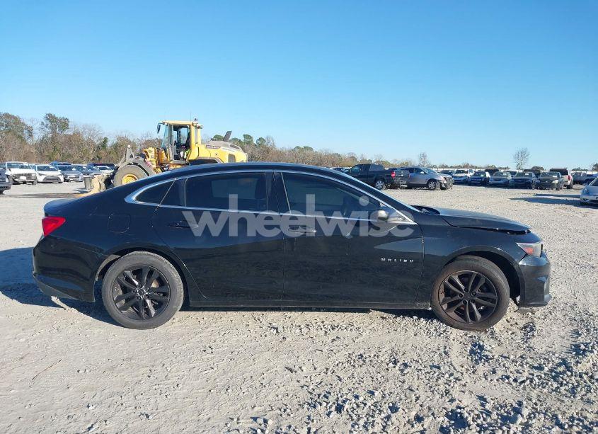 Photo 13 of 2017 Chevrolet Malibu 1LT (VIN 1G1ZE5ST0HF201301)