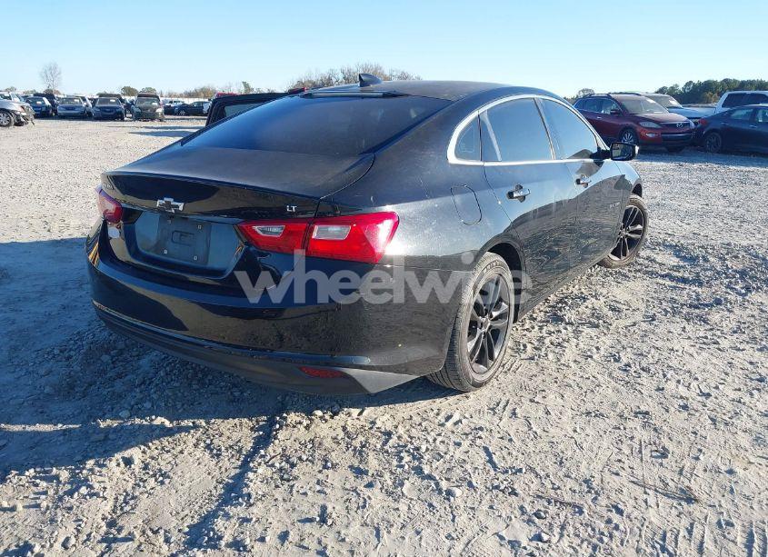 Photo 4 of 2017 Chevrolet Malibu 1LT (VIN 1G1ZE5ST0HF201301)