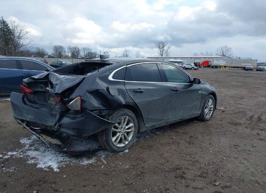 Photo 4 of 2017 Chevrolet Malibu 1LT (VIN 1G1ZE5ST0HF203100)