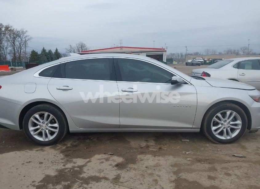 Photo 12 of 2017 Chevrolet Malibu 1LT (VIN 1G1ZE5ST0HF209298)