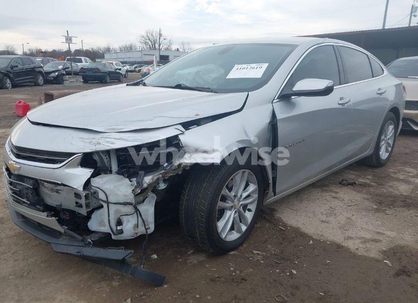 Photo 2 of 2017 Chevrolet Malibu 1LT (VIN 1G1ZE5ST0HF209298)