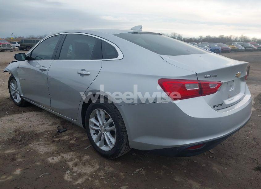 Photo 3 of 2017 Chevrolet Malibu 1LT (VIN 1G1ZE5ST0HF209298)