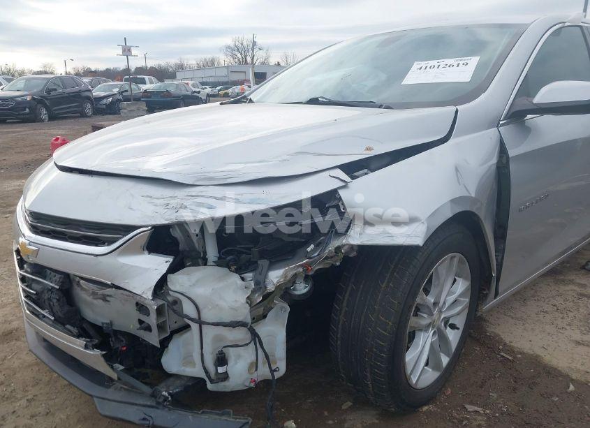 Photo 6 of 2017 Chevrolet Malibu 1LT (VIN 1G1ZE5ST0HF209298)