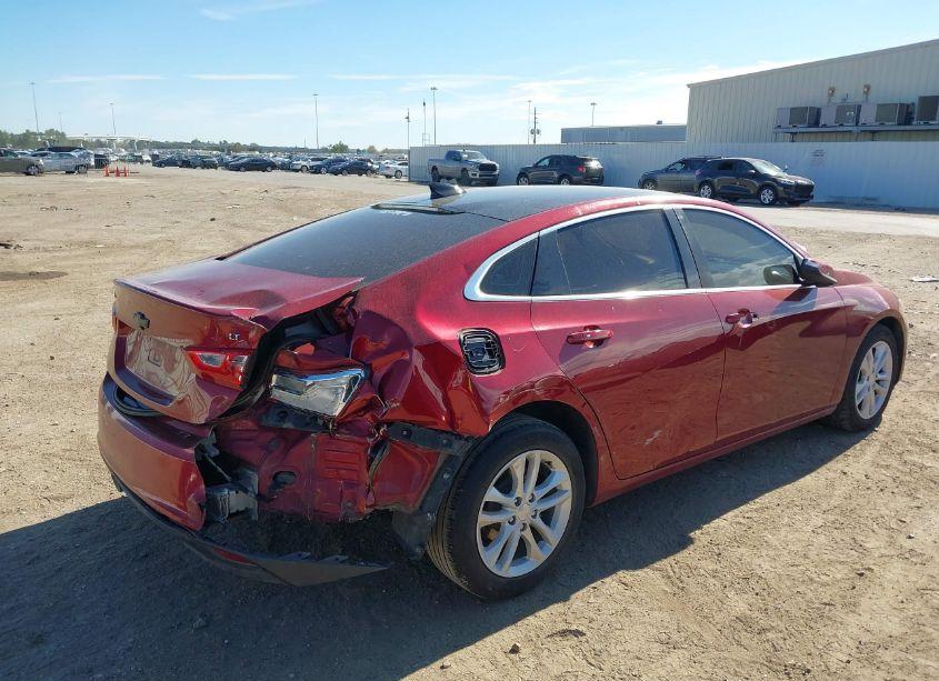 Photo 4 of 2017 Chevrolet Malibu 1LT (VIN 1G1ZE5ST0HF225629)