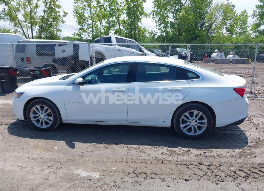 Photo 14 of 2017 Chevrolet Malibu 1LT (VIN 1G1ZE5ST0HF226778)