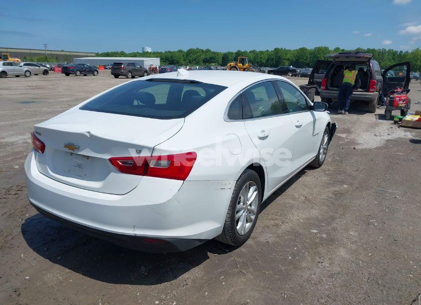 Photo 4 of 2017 Chevrolet Malibu 1LT (VIN 1G1ZE5ST0HF226778)
