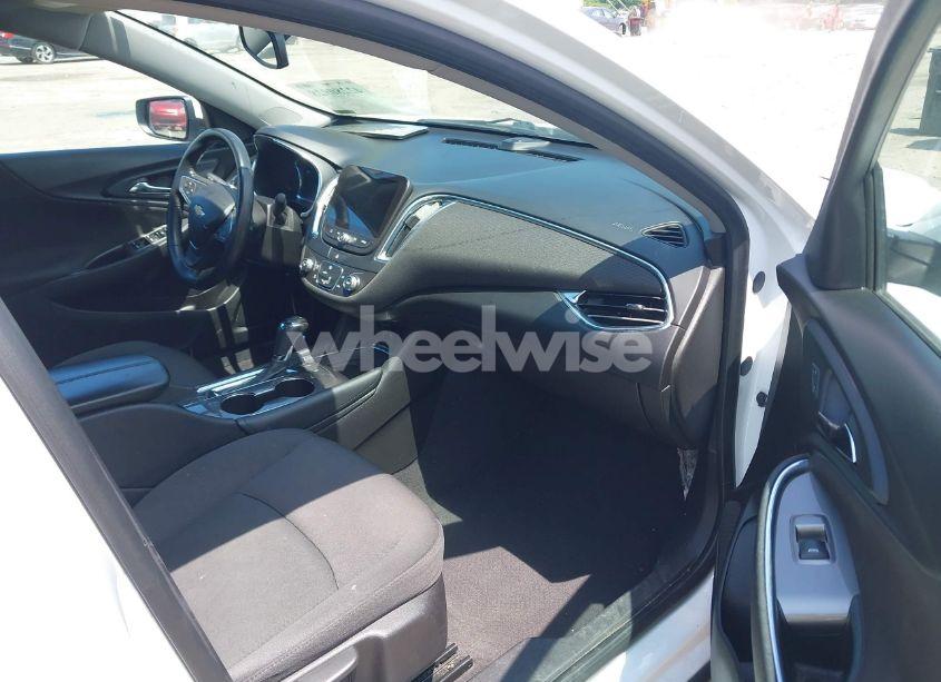 Photo 5 of 2017 Chevrolet Malibu 1LT (VIN 1G1ZE5ST0HF226778)