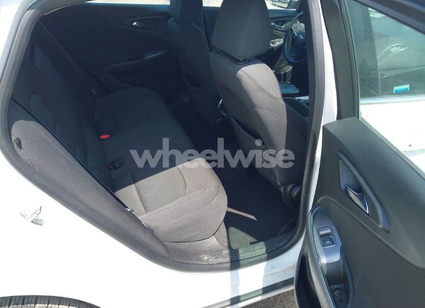 Photo 8 of 2017 Chevrolet Malibu 1LT (VIN 1G1ZE5ST0HF226778)