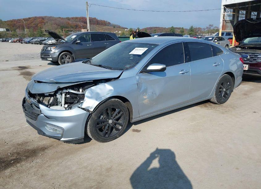 Photo 2 of 2017 Chevrolet Malibu 1LT (VIN 1G1ZE5ST0HF229793)