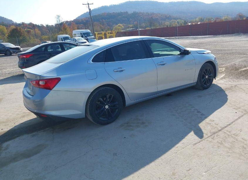 Photo 4 of 2017 Chevrolet Malibu 1LT (VIN 1G1ZE5ST0HF229793)