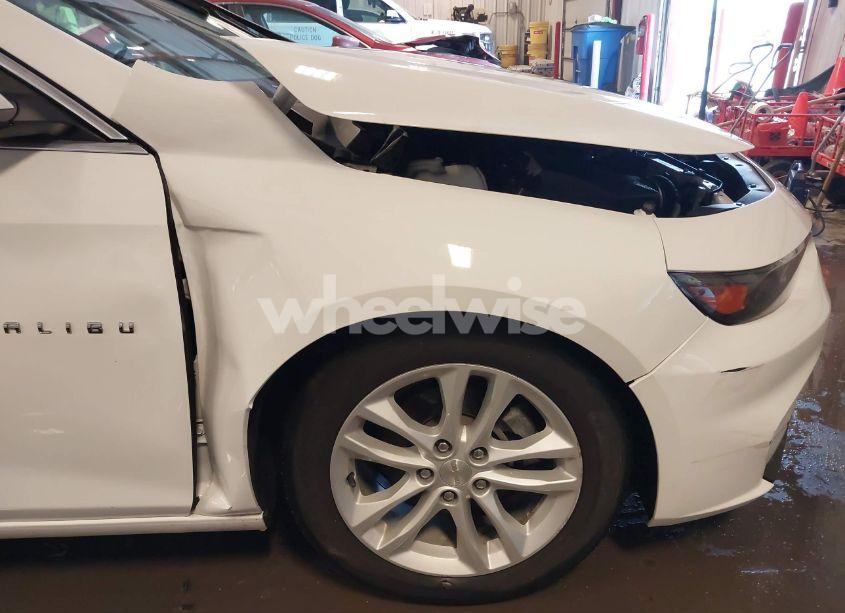 Photo 18 of 2017 Chevrolet Malibu 1LT (VIN 1G1ZE5ST0HF255844)