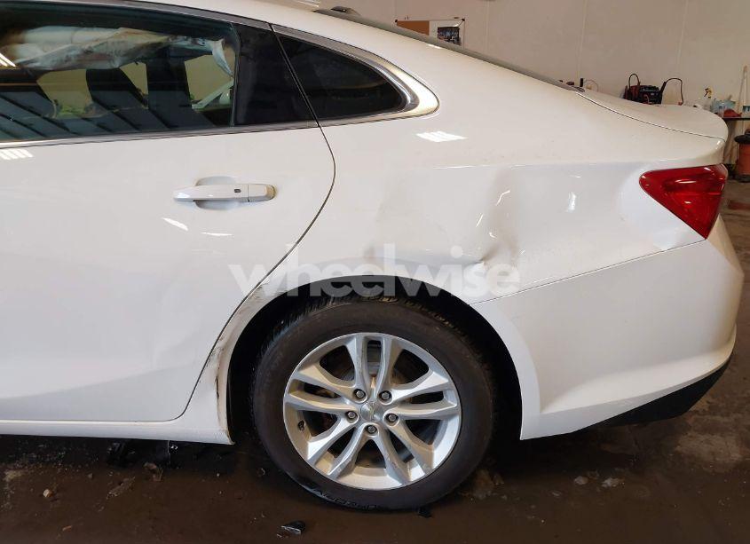 Photo 20 of 2017 Chevrolet Malibu 1LT (VIN 1G1ZE5ST0HF255844)