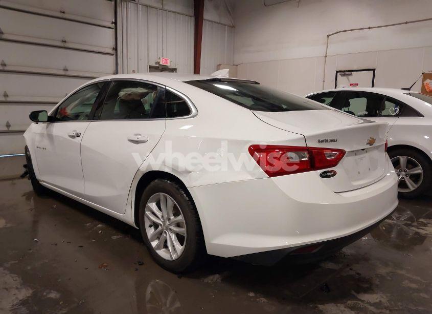 Photo 3 of 2017 Chevrolet Malibu 1LT (VIN 1G1ZE5ST0HF255844)